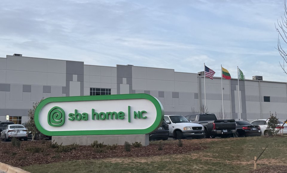 Šiaurės Karolinoje atidaryta didžiausia Lietuvos verslo investicija –  „SBA Home North Carolina“ baldų gamykla